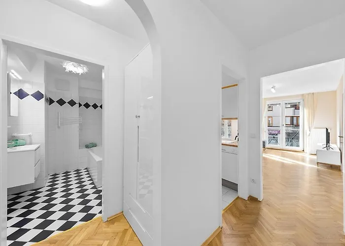 Near Schloss Schoenbrunn Parking Free Apartment